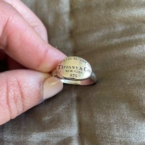 Return to Tiffany & Co. Oval Ring 6.5